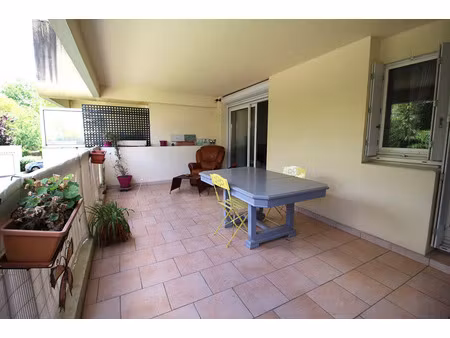 vente appartement 3 pièces 69m2 pau 64000 - 146000 € - surface privée