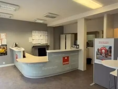 location commerce 175 m²