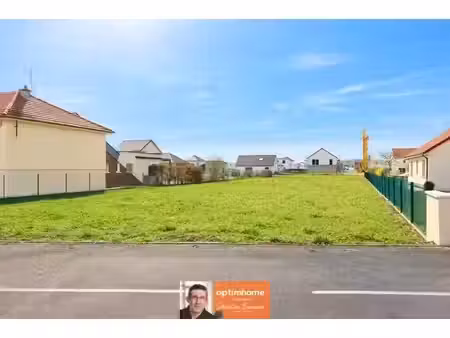 rare à tavaux – terrain plat 1 172 m²  libre constructeur  viabilités en bordure
