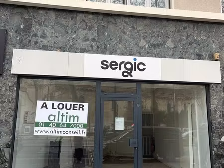 location commerce 23 m² à 527 m²