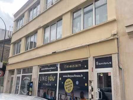 location commerce 56 m² à 649 m²