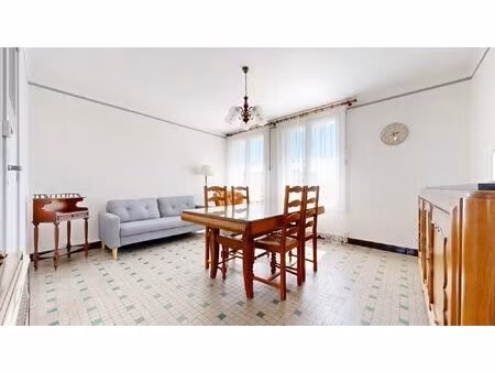 appartement t4 de 69m² à rénover - rue auguste payant  69007