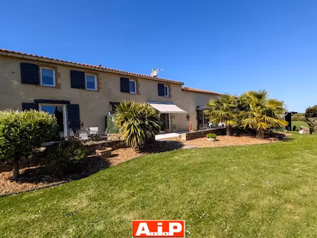 vente maison 9 pièces 266 m² à saint-mesmin (85700)  436 800 €