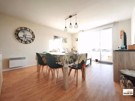 appartement t3 avec piscine et locataire en place