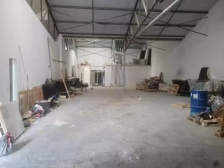 location entrepôt 370 m²