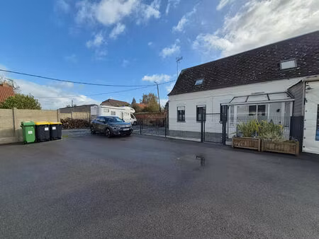 longère a usage d'habitation de 275m2 habitable