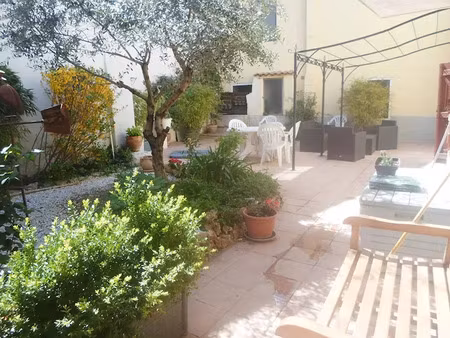 location maison 6 pièces 117.86 m² à saint-maximin-la-sainte-baume (83470)  1 413 €
