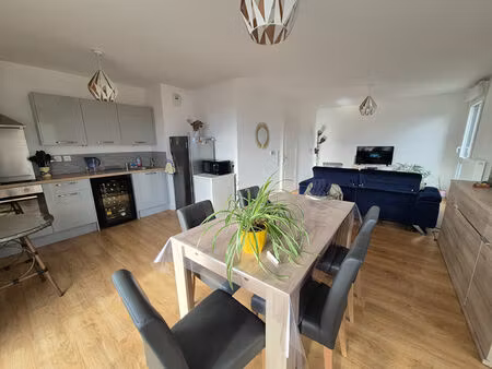 wasquehal  appartement t3 lumineux avec balcon  garage et parking