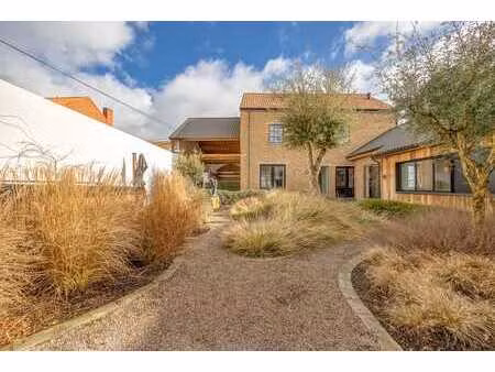 habiter en exclusivité à zoutleeuw : luxueuse villa