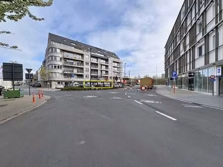 volledig instapklare lichtrijke commerciële ruimte ± 185m...