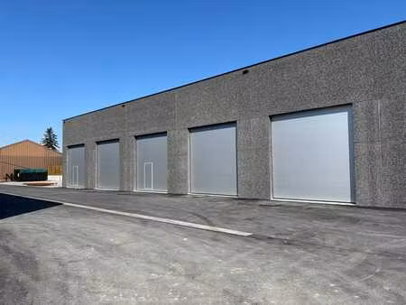 loods te huur in afgesloten bedrijvenpark terracot – cent...