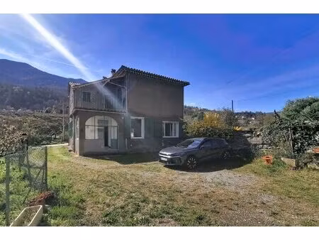 3 pièces en rez-de-chaussée à entrevaux (04)  68 74 m² + véran