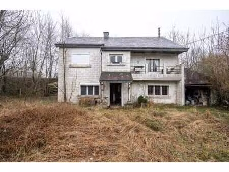maison unifamiliale avec jardin à muno