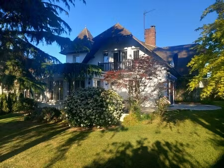 maison de luxe à vendre dans le quartier forêt
