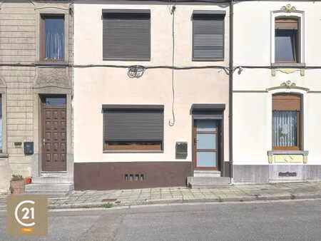 maison 3 chambres lumineuse avec jardin.