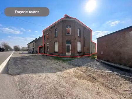 grande maison à rénover sur 16 ares de terrain