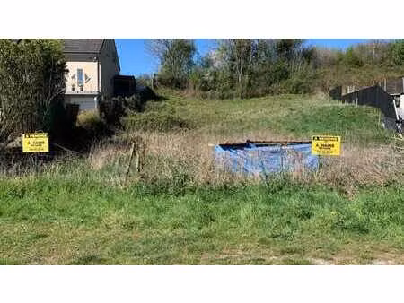 une parcelle de terrain en zone d'habitat de 10a68