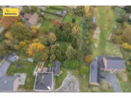 maison villageoise de caractère avec annexes sur un terrain