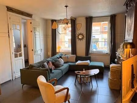 grande maison de maître en bon état