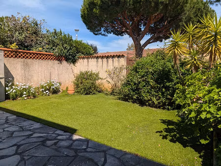 maison charmante à la londe-les-maures : 4 pièces  3 chambres