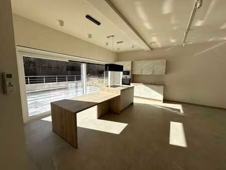 rez 2/3 ch avec cabine/ch entrée indép