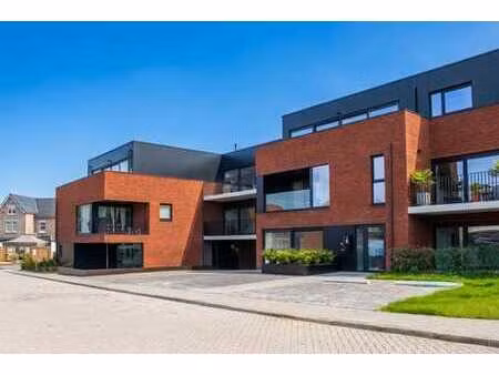 penthouse 2 chambres avec grande terrasse et balcon