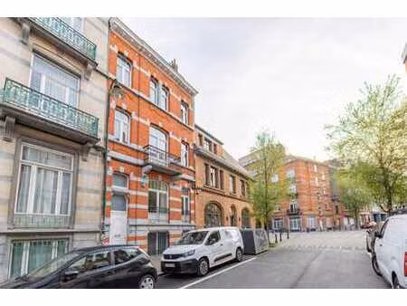 magnifique maison à deux pas de la place constantin meunier