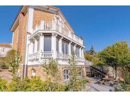 maison de luxe à vendre dans le quartier monesse-croix bosset