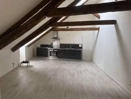 location appartement 3 pièces à guingamp (22200) : à louer 3 pièces / 72m² guingamp