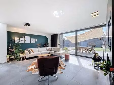 maison avec annexe de soins séparée à vendre à retie