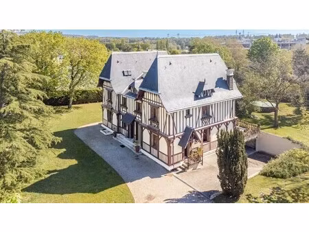 maison de luxe à vendre dans le quartier charlemagne