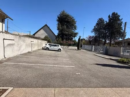 location garage à meyzieu (69330)