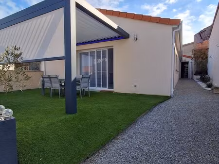 a saisir - maison de plain-pied 4 pièces de 93m² sous décénale au calme.