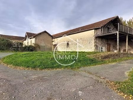 port-sainte-foy – ensemble immobilier en pierre avec dépendances