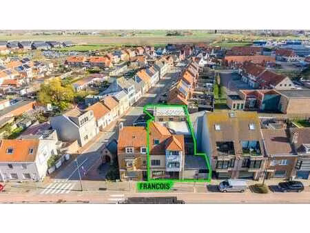 immeuble de rapport avec commerce et 3 appartements au cent…