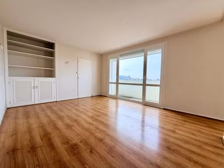 vente appartement 5 pièces 77 m² à laon (02000)  60 000 €