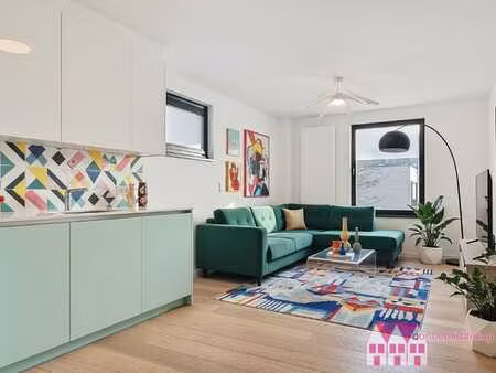 alost : studio tendance  rénové avec salle de bains.