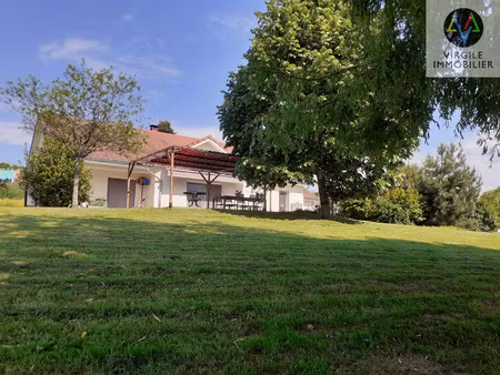 magnifique villa de plain pied sur 40 ares de terrain