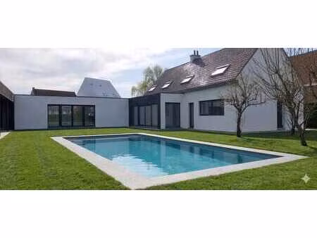 karaktervolle totaalrenovatie met riante tuin + zwembad