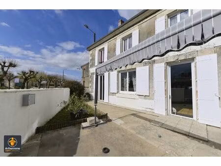 maison en pierre 165.03m² à saint-hilaire-la-palud