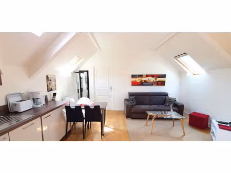 t127 - appartement deux pieces meuble entierement renove - c