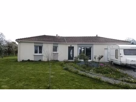 grand t5 de plain pied sur 2500m2 plat et clos