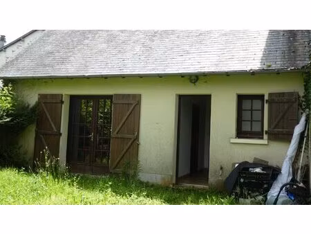 jolie maison de bourg avec grange sur 2 ha de près