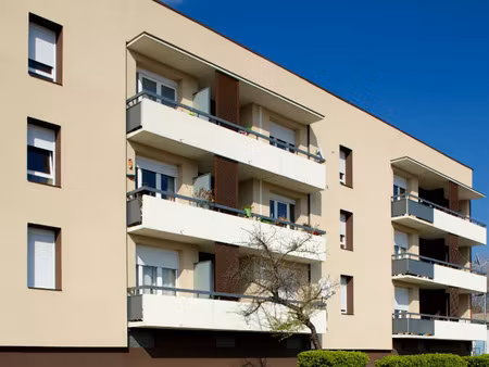 location appartement 2 pièces 48 m² à bollène (84500)