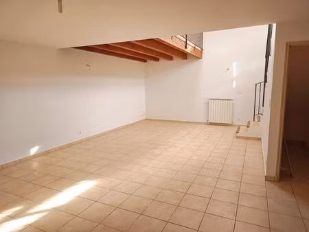 carpentras duplex de 105 m2 plein de charme
