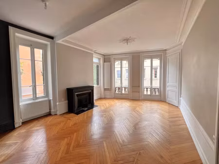 location appartement 3 pièces 93 m² à lyon 1 (69001)
