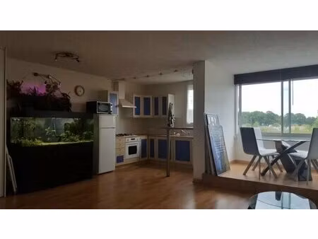 a quelques minutes du centre et des commerces