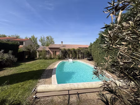 maison de plain pied t6 avec piscine sur terrain de 350m2