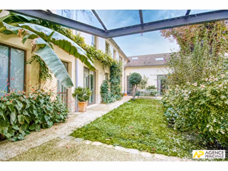 versailles saint-louis maison 9 pièces 230 m² au sol avec ascenseur  2 places de parking e