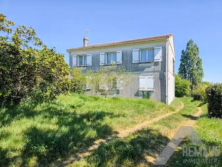 vente maison à beaulieu-sous-la-roche (85190) : à vendre / 136m² beaulieu-sous-la-roche